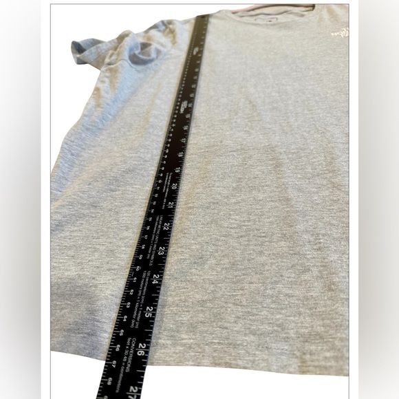 2/$30 The North Face Women’s XXL Heather Gray Tee - Picture 6 of 7